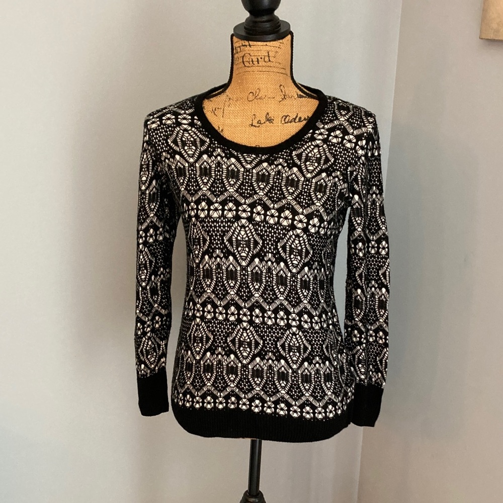 Roz & Ali Black and White Geometric Sweater Women Size Large
